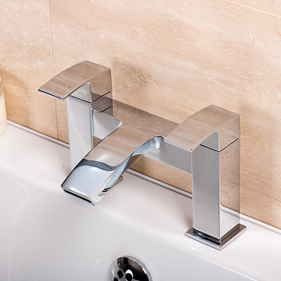 Vellamo City Waterfall Bath Filler Tap