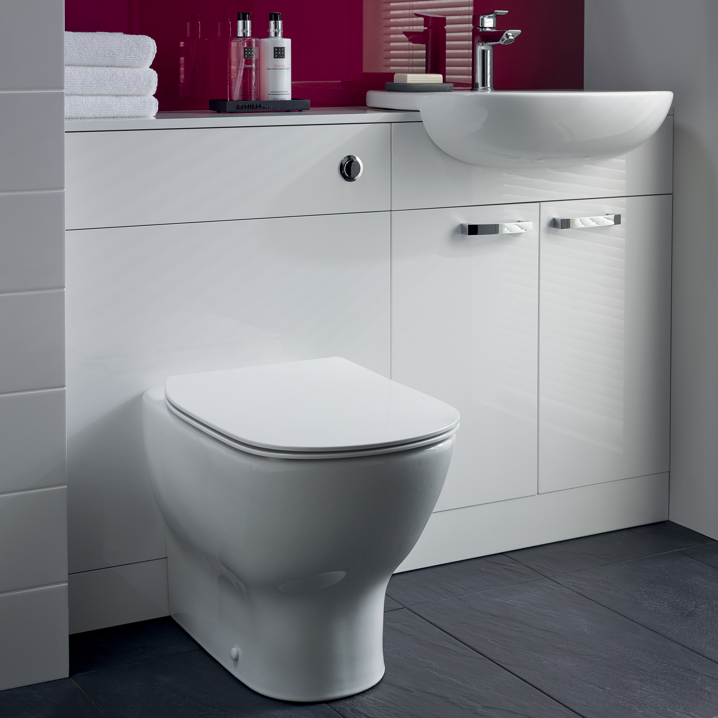 Ideal Standard Tesi Back to Wall Toilet with Aquablade® Flush Technology & Soft Close Seat